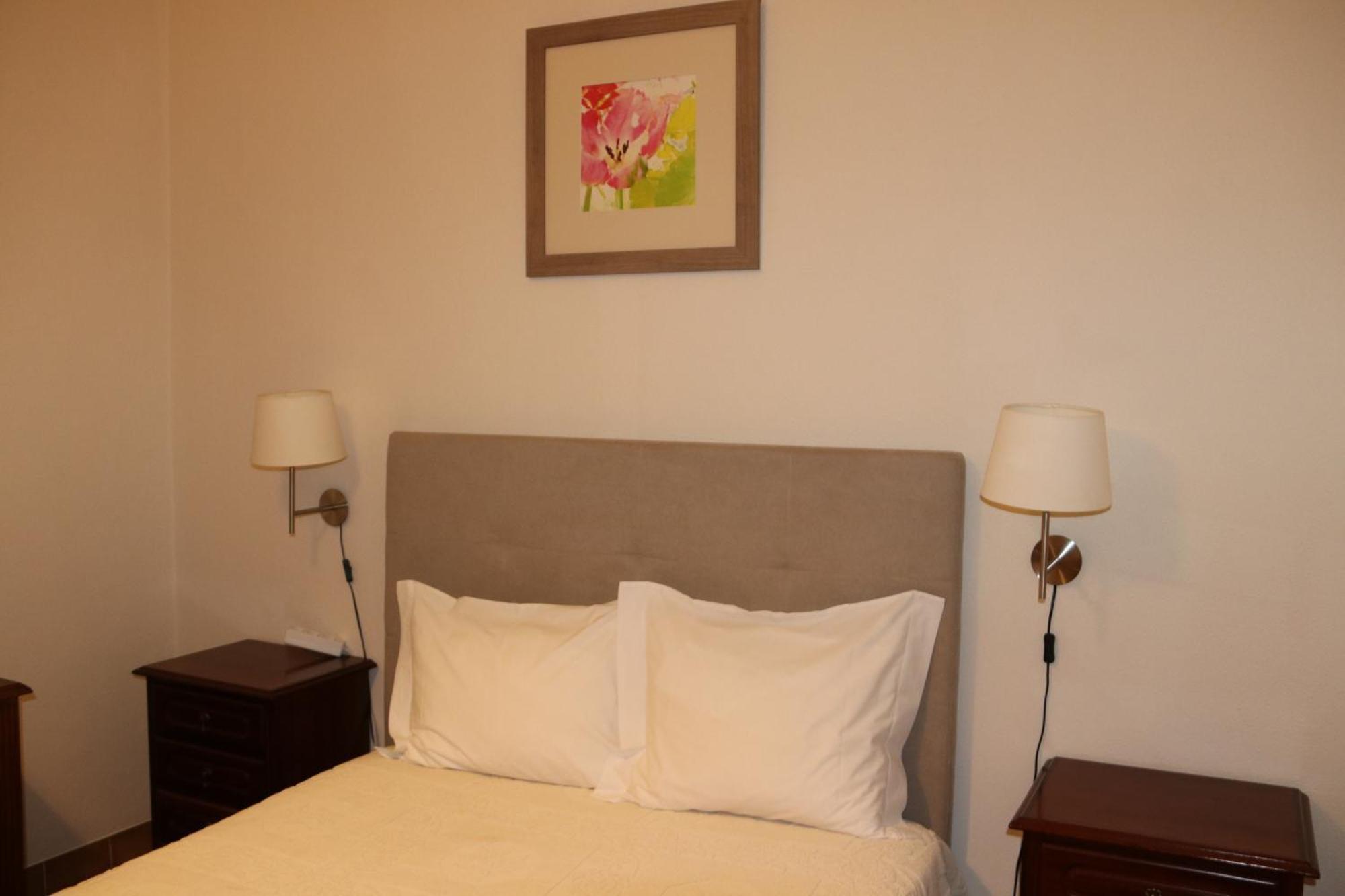 Residencial Miguel Jose Hotel Estremoz Exterior photo