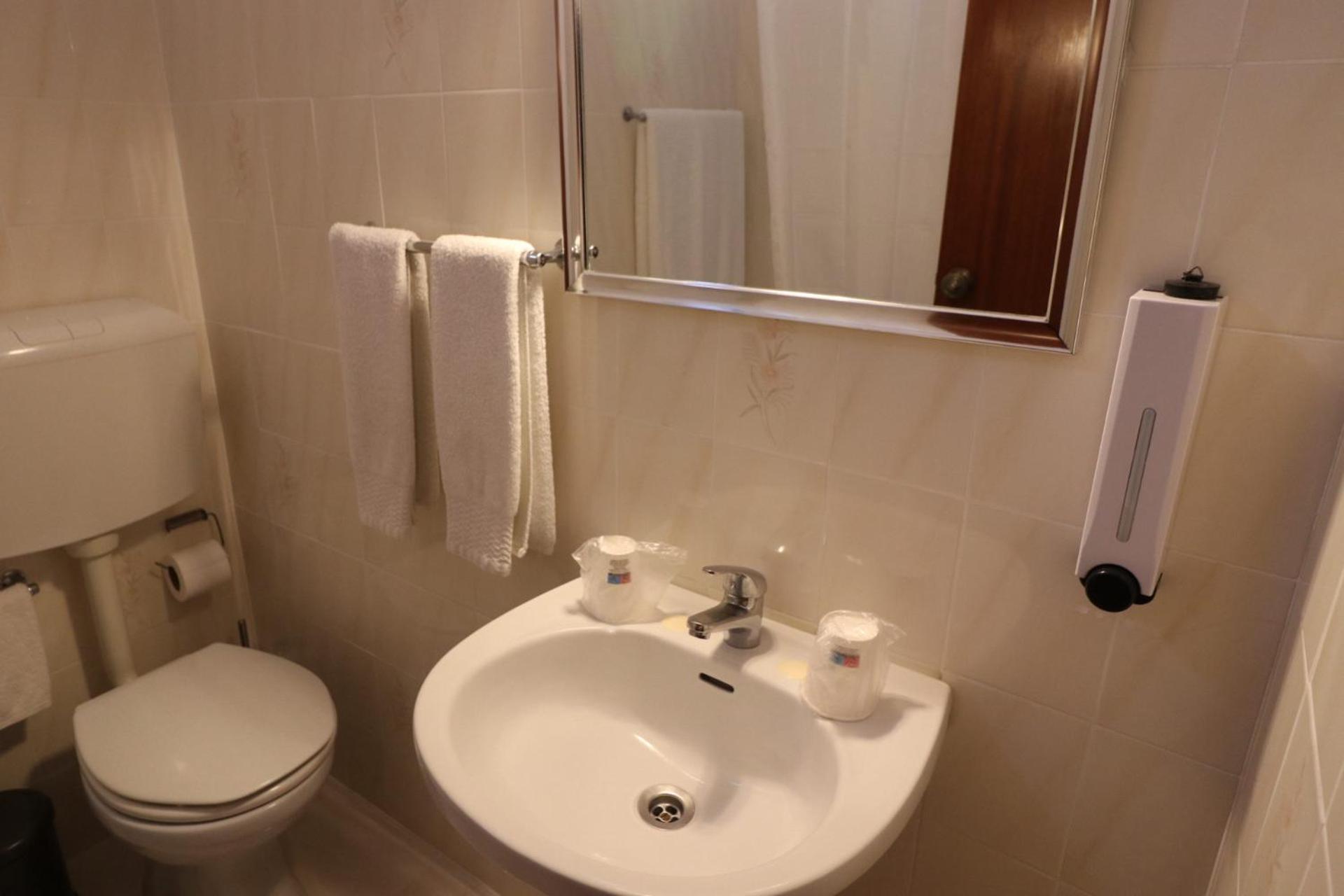 Residencial Miguel Jose Hotel Estremoz Exterior photo